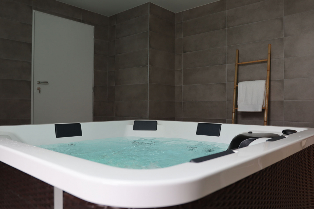 Jacuzzi privatif du Clos des Écureuils